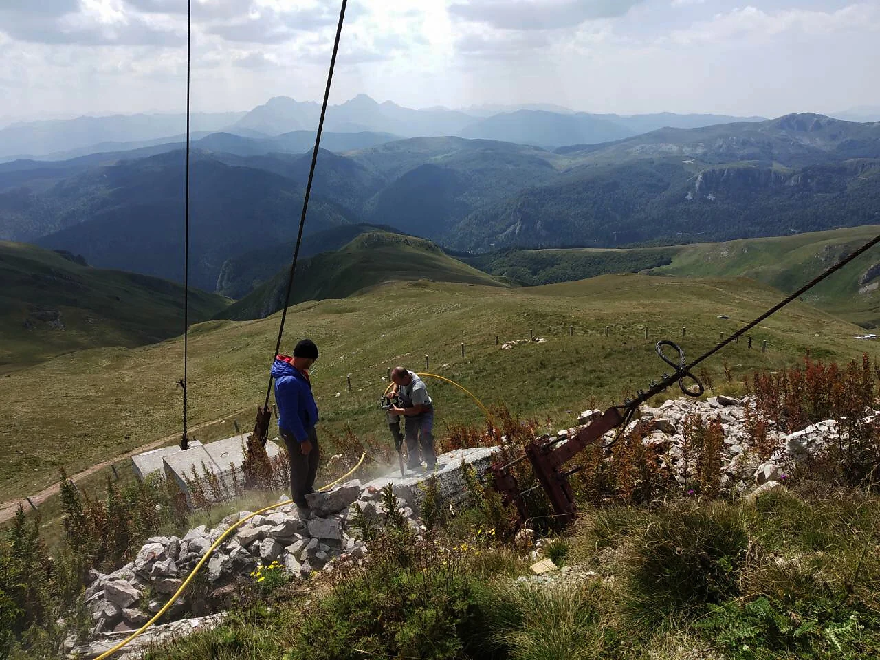 Radovi na strmoj planinskoj kosini